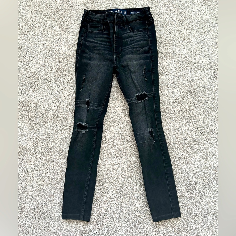 Hollister High Rise Super Skinny Jeans in Black Destroy - 3 Short